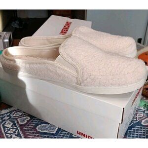 Union Bay Joy Womens size 8 Natural Plush Fleece SlipOn Loafer Mules‎ Slippers
